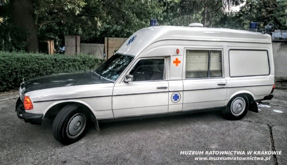 mercedes-280e-binz-ambulance-muzeum-ratownictwa