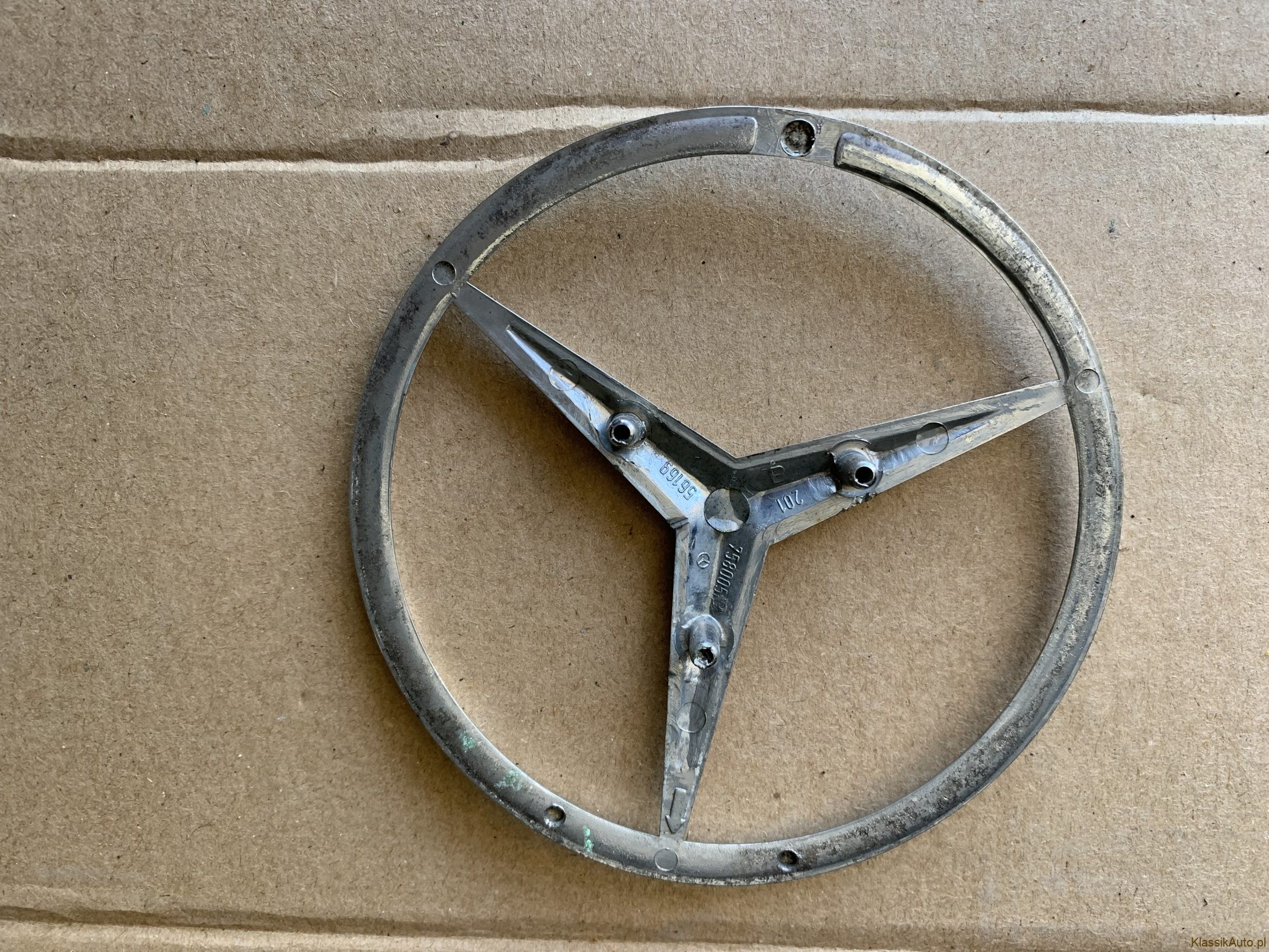 Emblemat Mercedesa na tylną klapę do Mercedesa W124