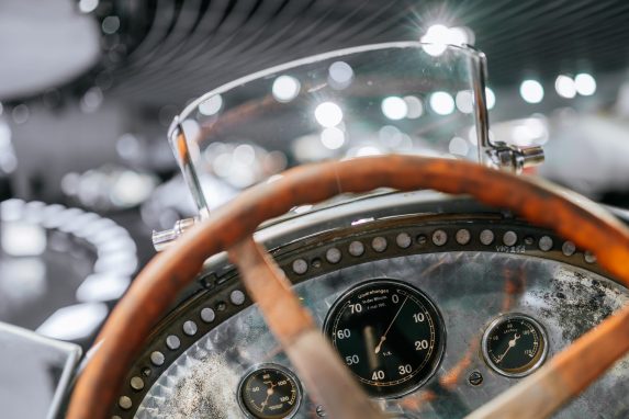Srebrna strzała: 90 lat temu zadebiutował Mercedes-Benz W 25