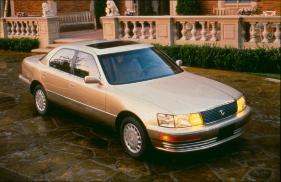 35 lat temu Lexus rozpoczął sprzedaż modelu LS. V generacji legendarnej limuzyny