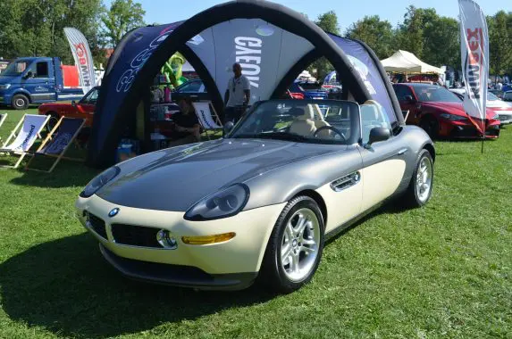 マイスト　BMW Z8 Rzadkie BMW Z8 na sprzedaż. I ma wartość dodaną! - Motoryzacja w