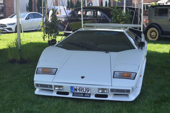 Lamborghini Countach, wersja LP400 S2