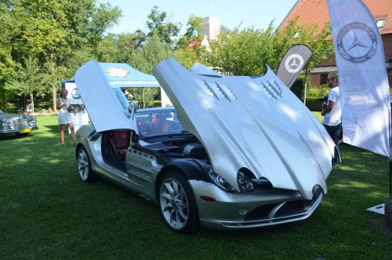 Mercedes-Benz SLR