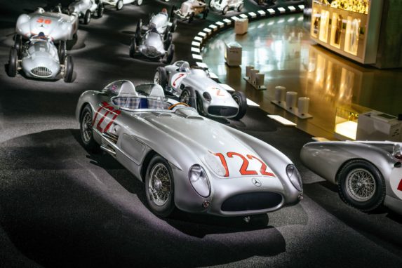 Mercedes-Benz SLR