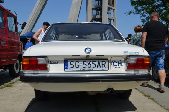 BMW E12 520