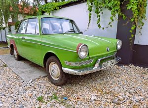 BMW 700