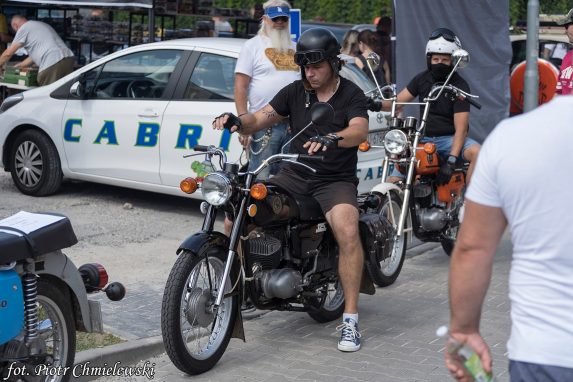 Maluchy, Syrenki i Warszawy na ulicach Zamościa