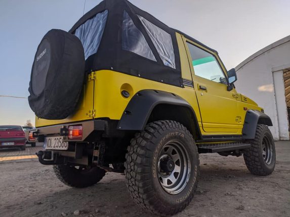 Suzuki Samurai