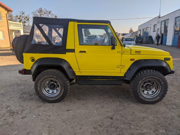 Suzuki Samurai