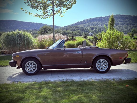 Fiat 124 Spider 