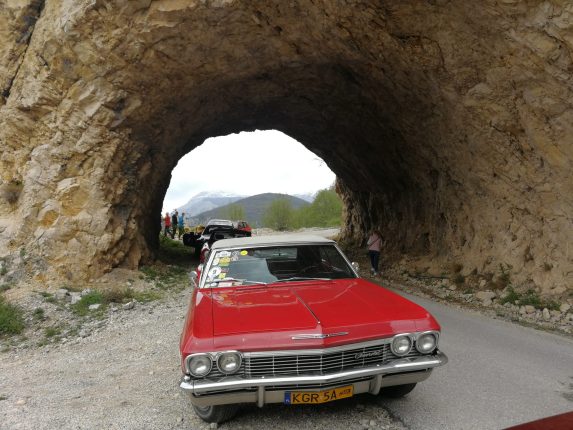 Chevrolet Impala Cabrio 1965 – klasyk amerykańskiej motoryzacji