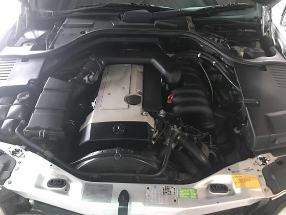 Mercedes-Benz S320 w140