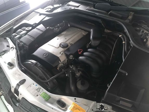 Mercedes-Benz S320 w140