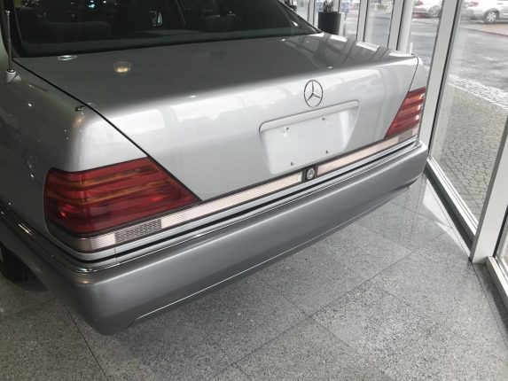 Mercedes-Benz S320 w140