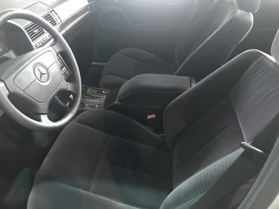 Mercedes-Benz S320 w140