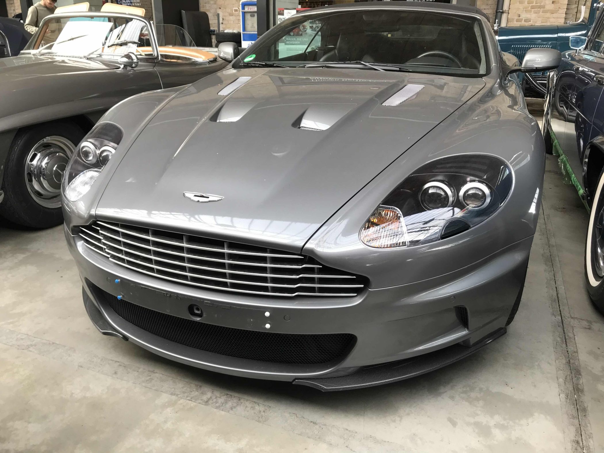 Legendarne samochody z filmów o kasynach i azartowych grach: ikony luksusu, adrenaliny i fortuny