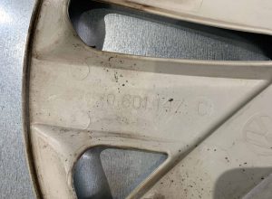 Kołpaki VW Polo 15” 6R0601147C Oryginalne 4 szt