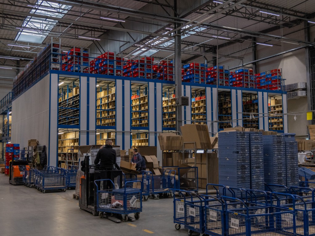 Pewność jakości OEM, szybka dostępność i tysiące części od ręki. KODE – Twój partner.