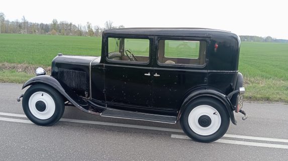 Renault Monaquatre