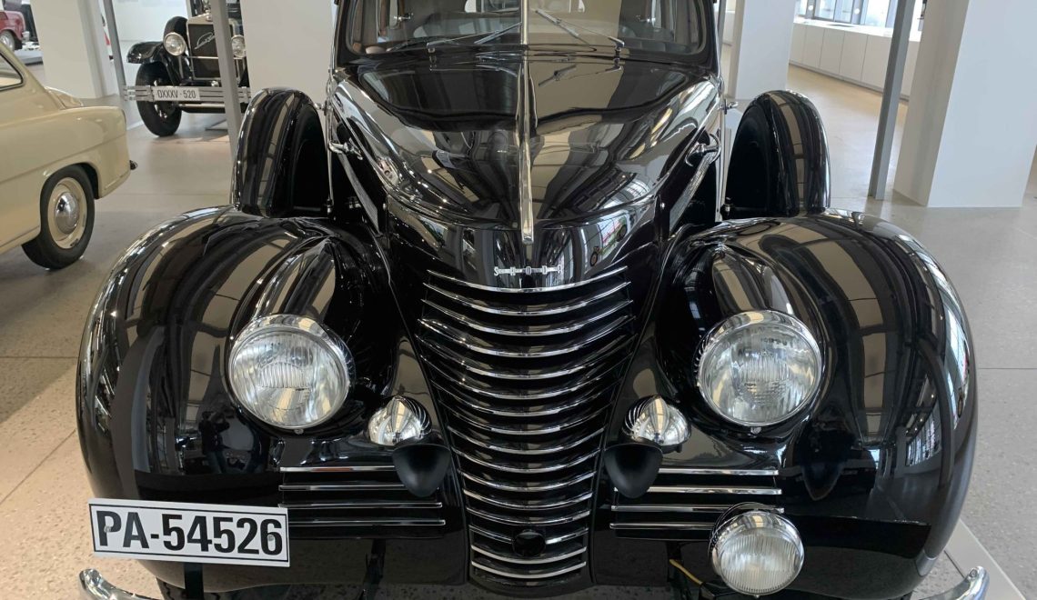 Škoda Superb 4000 Type 919 – przedwojenny gigant z silnikiem V8. Historia, dane techniczne i ceny legendarnej Škody