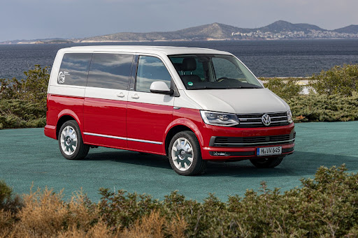 Ikona niezawodności w nowej odsłonie. Dlaczego nowy vw transporter to król aut kurierskich?